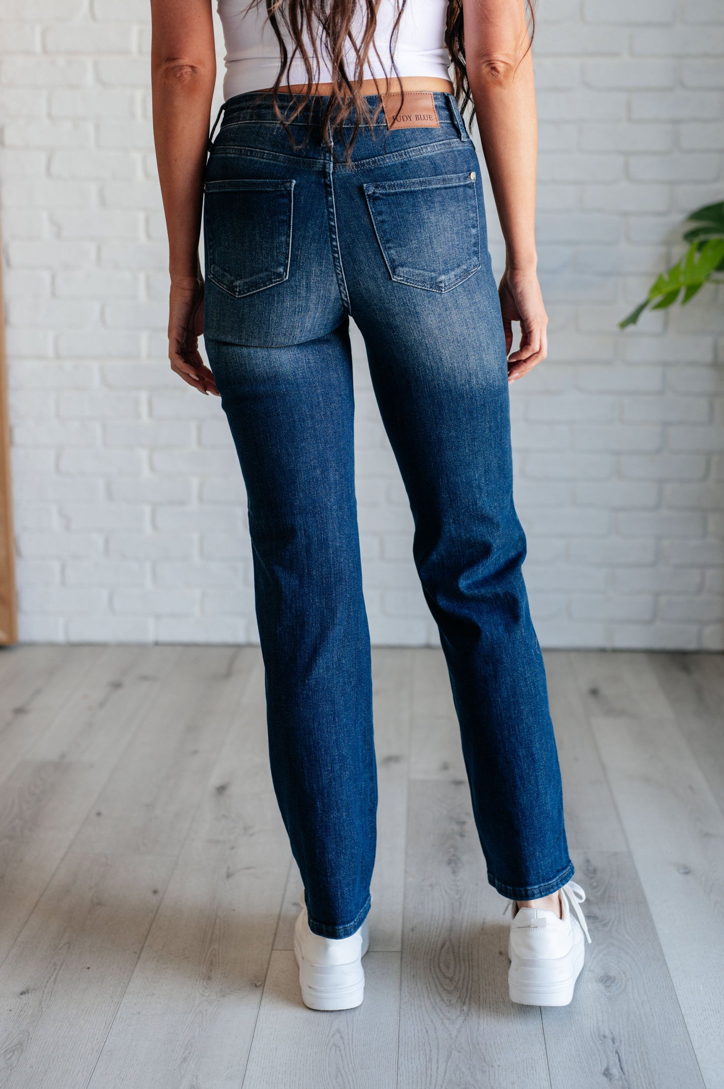 Judy Blue: Muriel Mid Rise Control Top Classic Straight Jeans