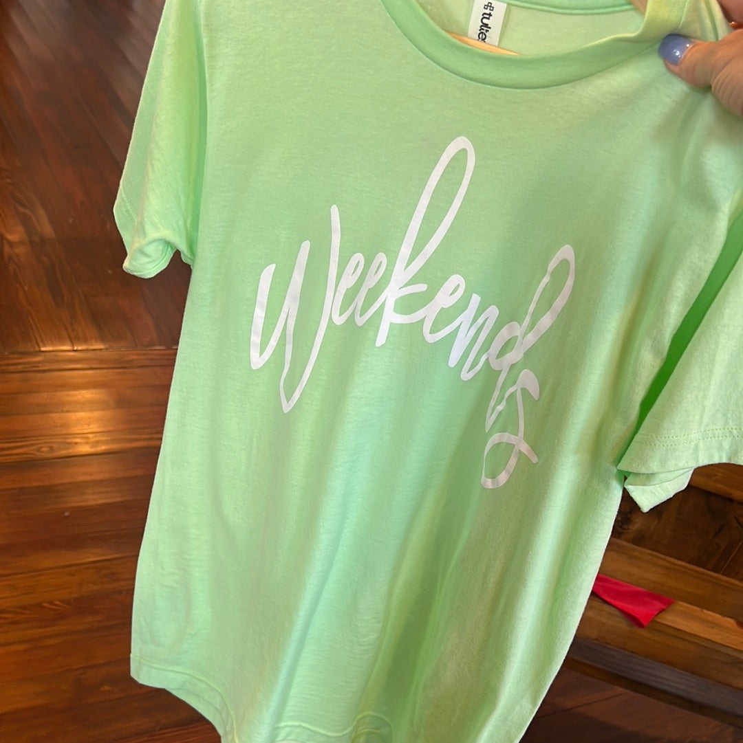 Weekends tee