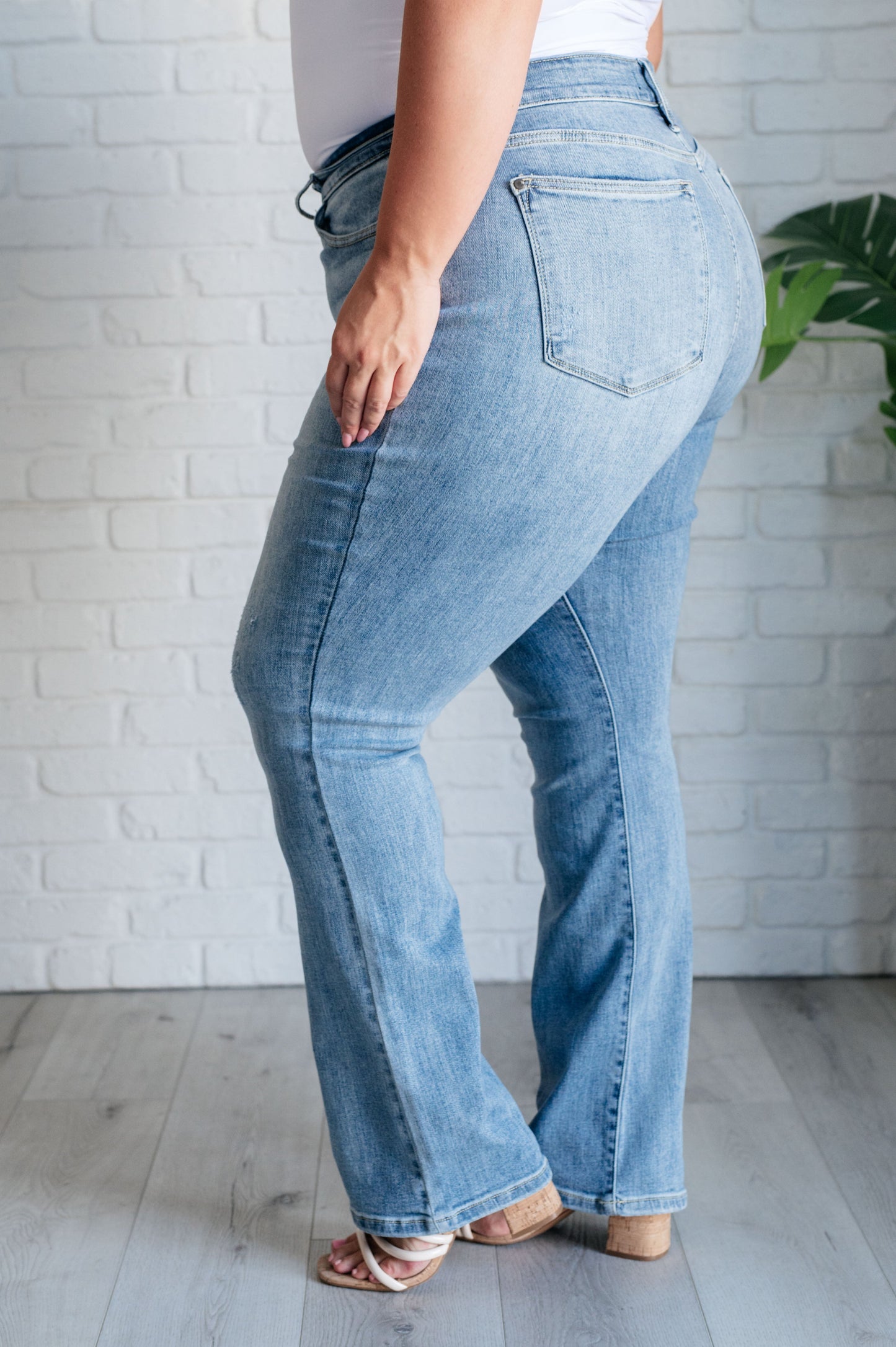 Judy Blue: Alana Mid Rise Clean Bootcut Jeans