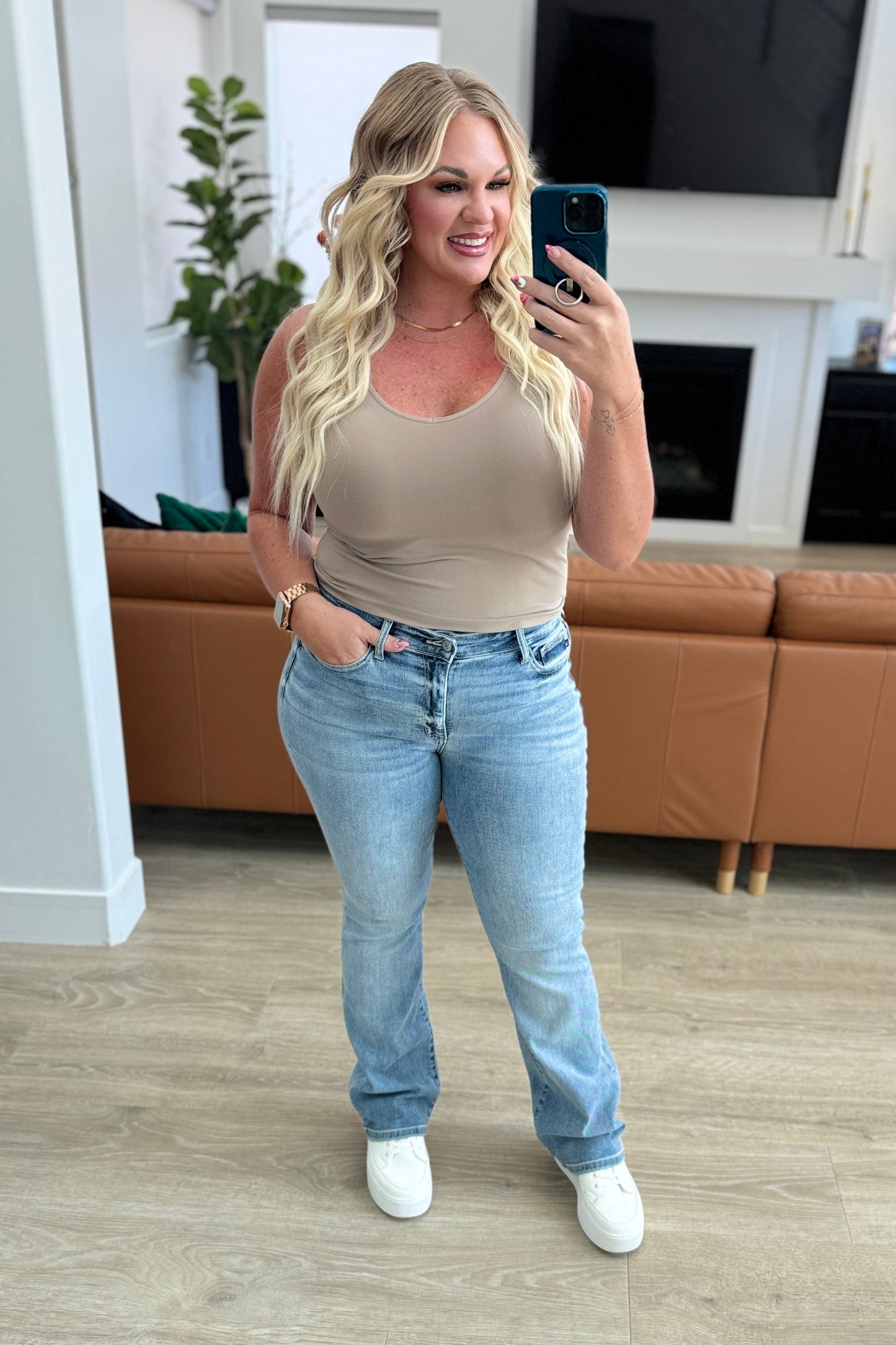 Judy Blue: Alana Mid Rise Clean Bootcut Jeans