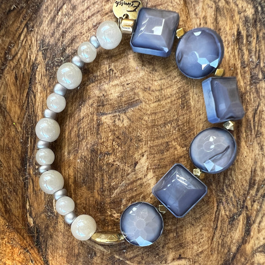 Erimish bracelet - gray w pearl